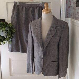 Vintage Bretton Place 10P 100% wool skirt blazer jacket set made in USA 🇺🇸